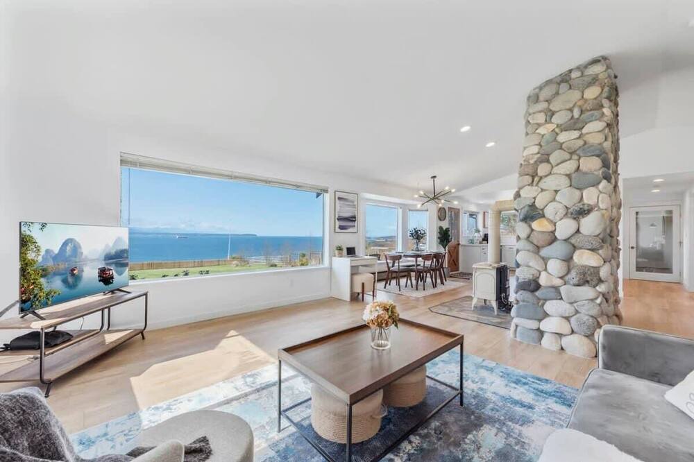 Photo of Livingroom in Coupeville