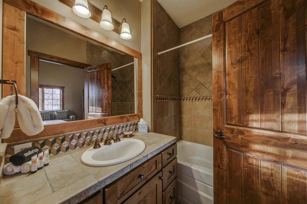 Photo of Bathroom in Tamarack