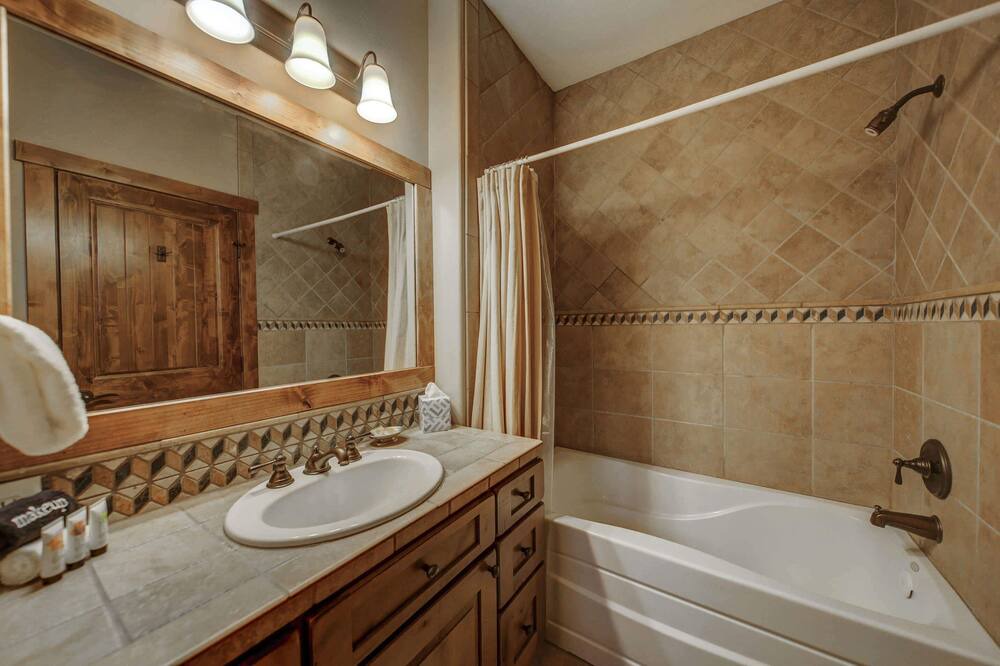 Photo of Bathroom in Tamarack
