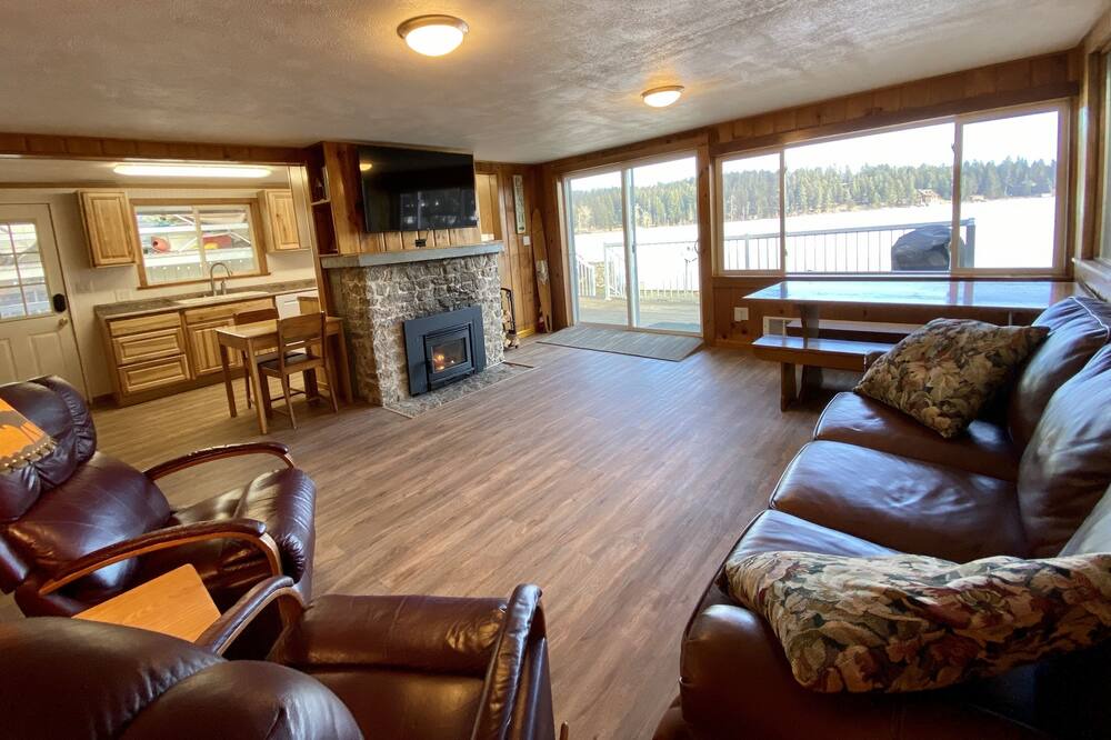 Photo of Livingroom in Diamond Lake