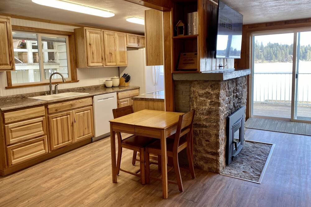 Photo of Kitchen in Diamond Lake
