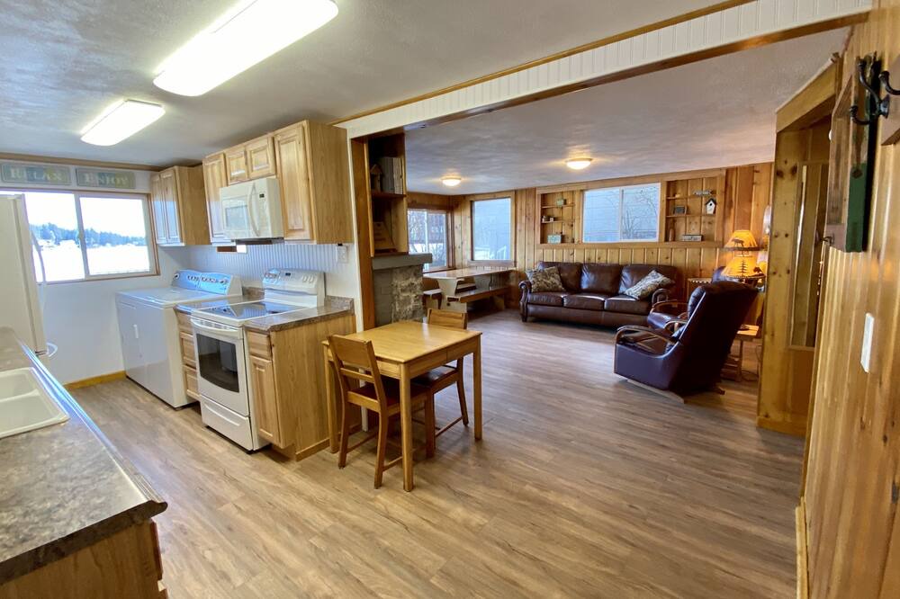 Photo of Livingroom in Diamond Lake
