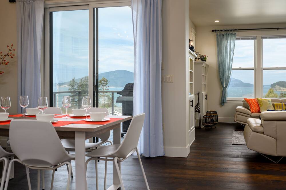 Photo of Livingroom in Anacortes