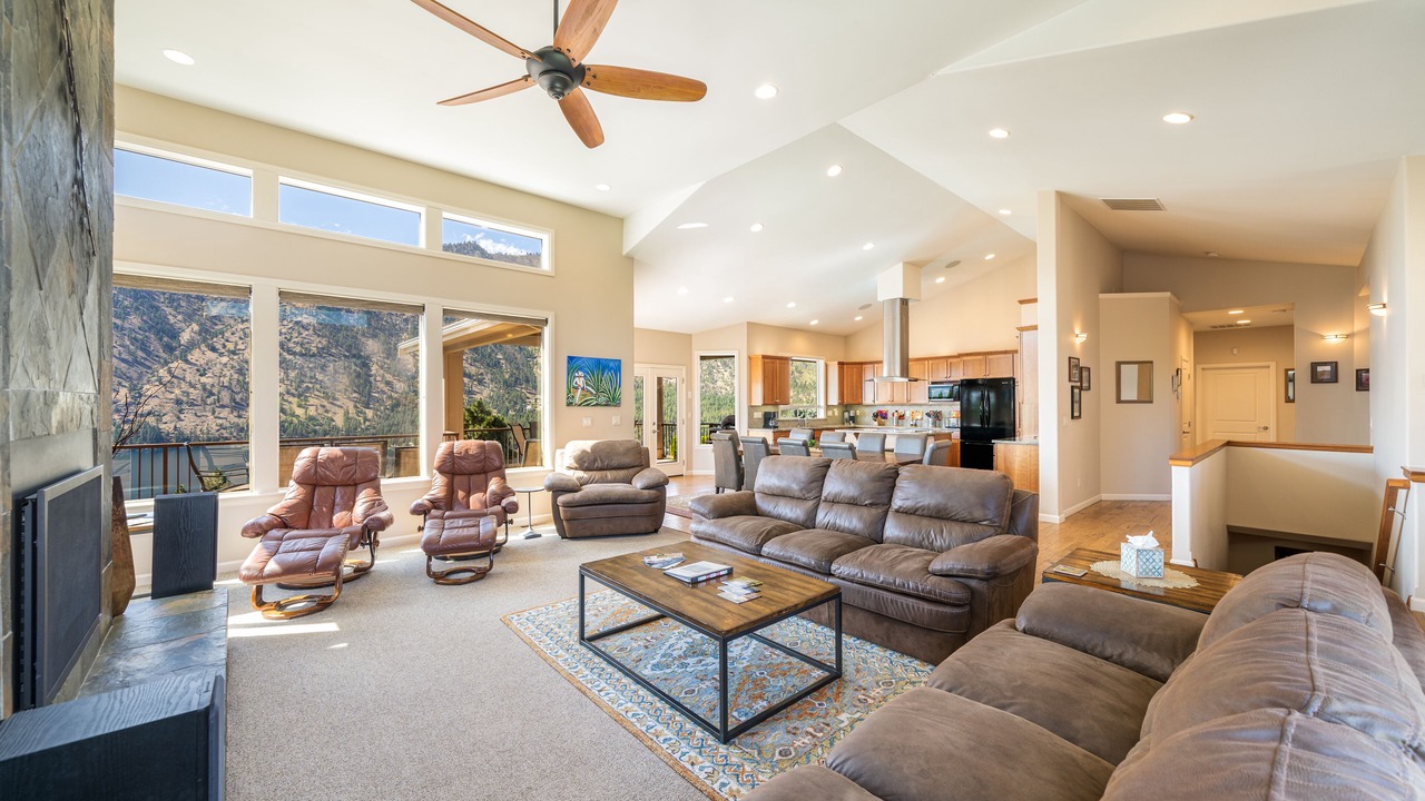 Photo of Livingroom in Helios Hills