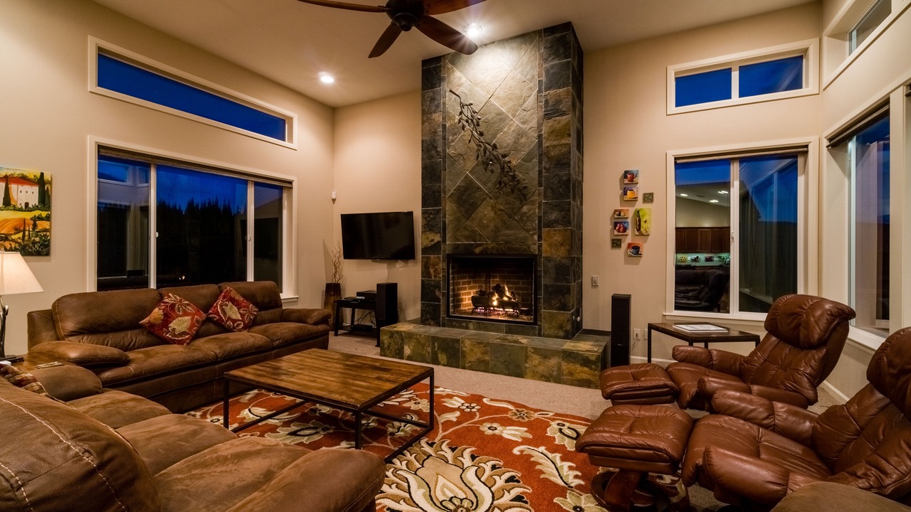 Photo of Livingroom in Helios Hills