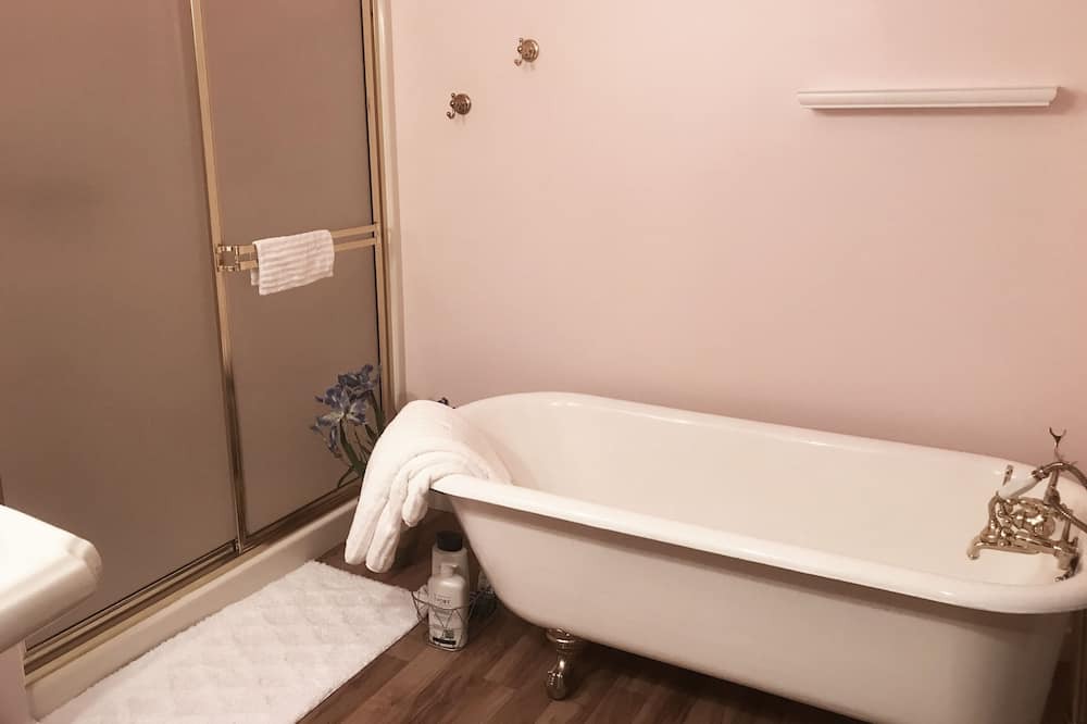 Photo of Bathroom in Kettle Falls