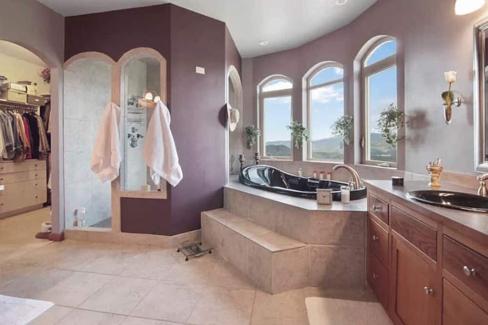 Photo of Bathroom in Kettle Falls