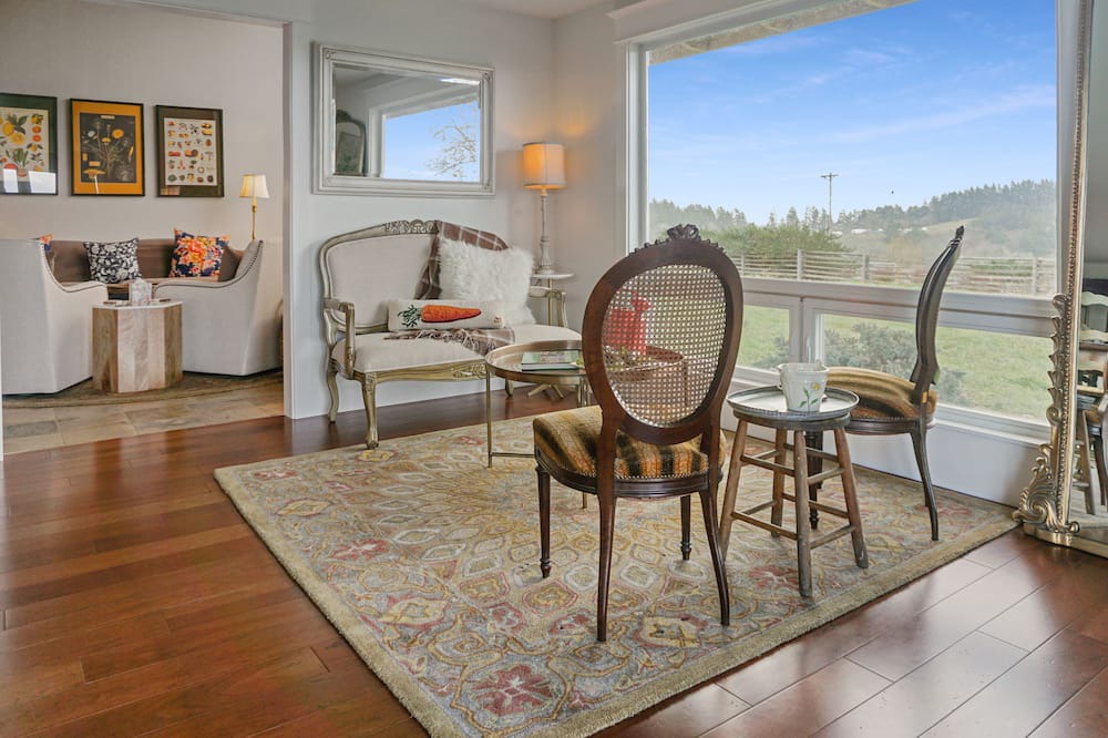 Photo of Livingroom in Newberg