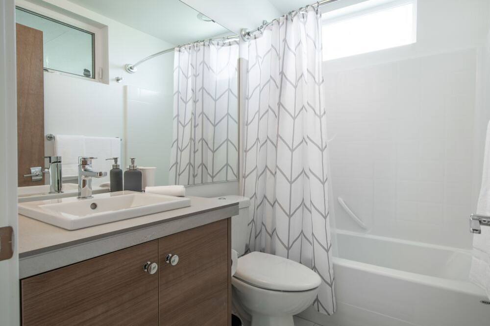 Photo of Bathroom in Squire Park