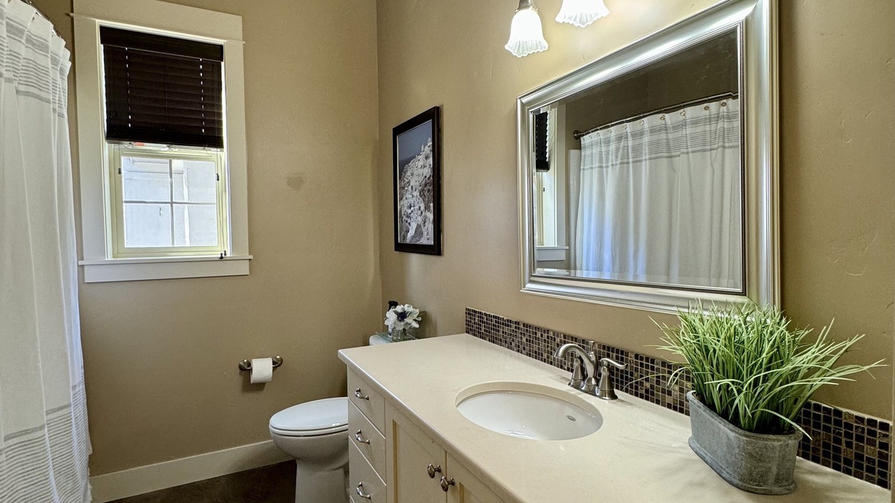 Photo of Bathroom in Garden City