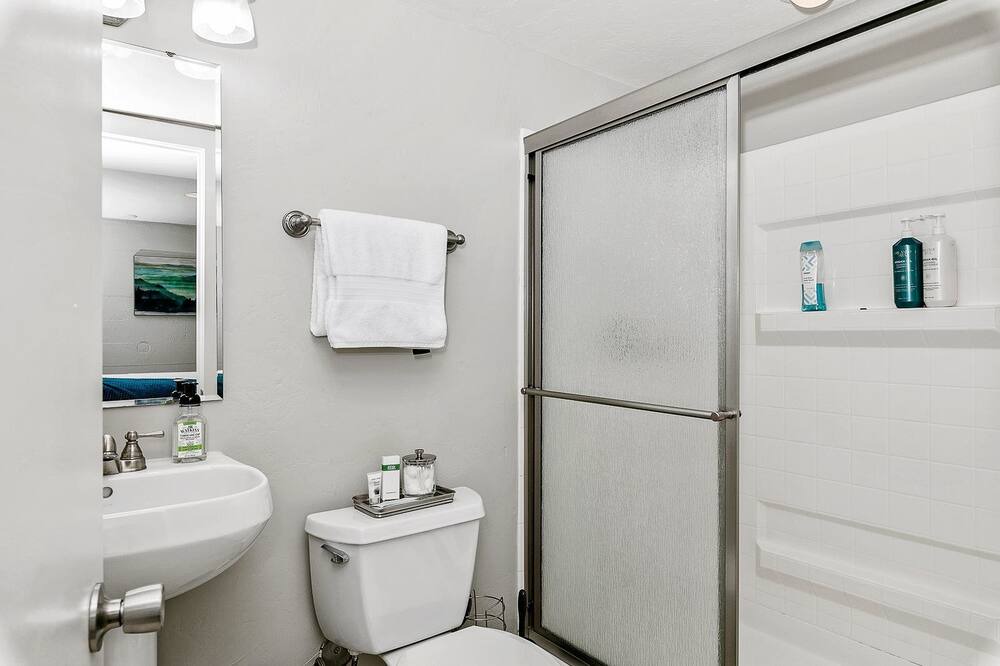 Photo of Bathroom in East End