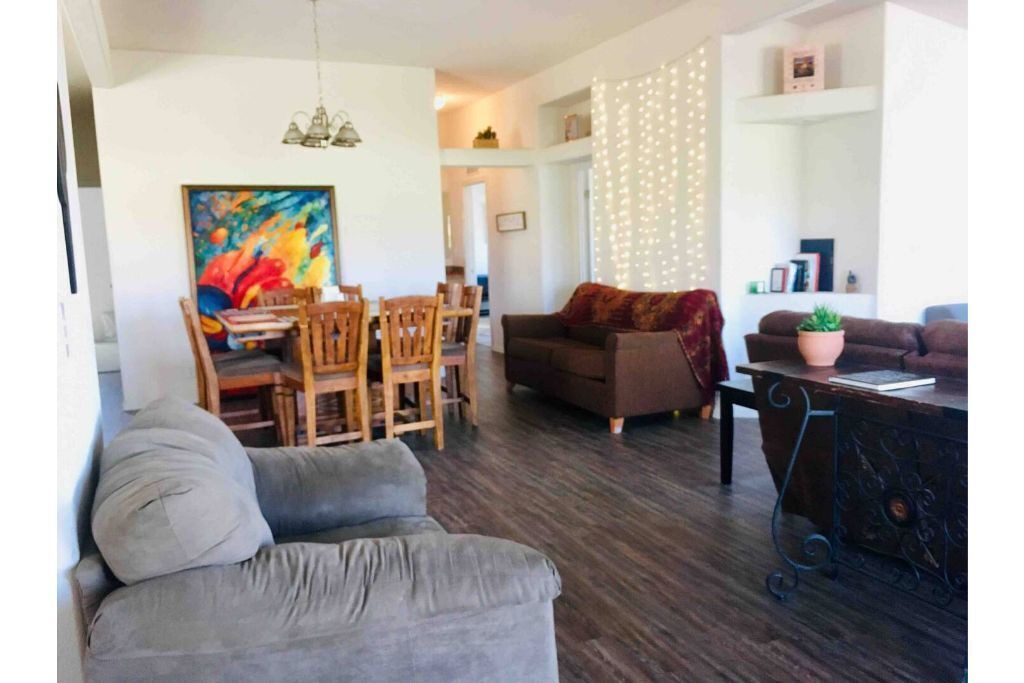 Photo of Livingroom in Tuttle