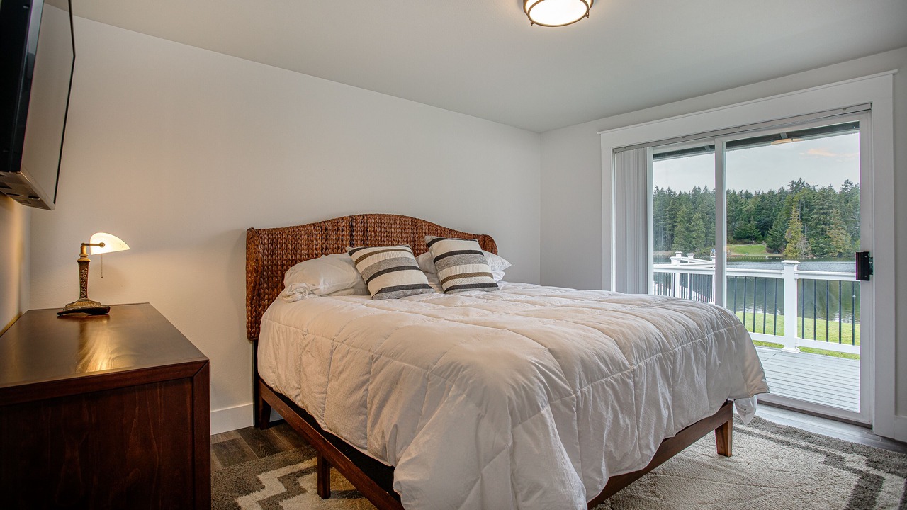 Photo of Bedroom in Anderson Island