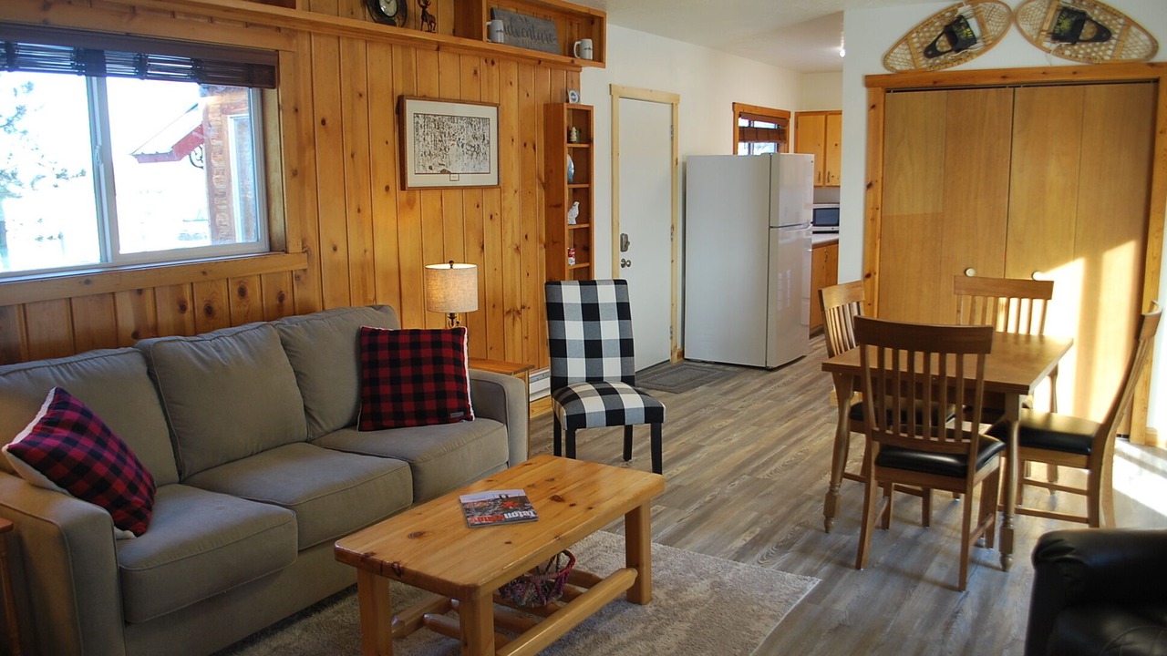 Photo of Livingroom in Leigh Creek Estates