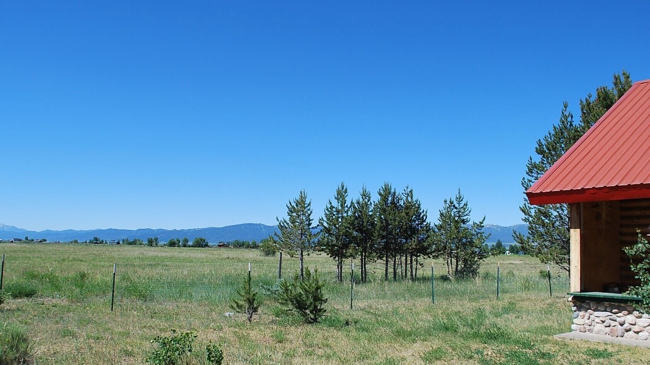 Photo of Outdoor in Leigh Creek Estates