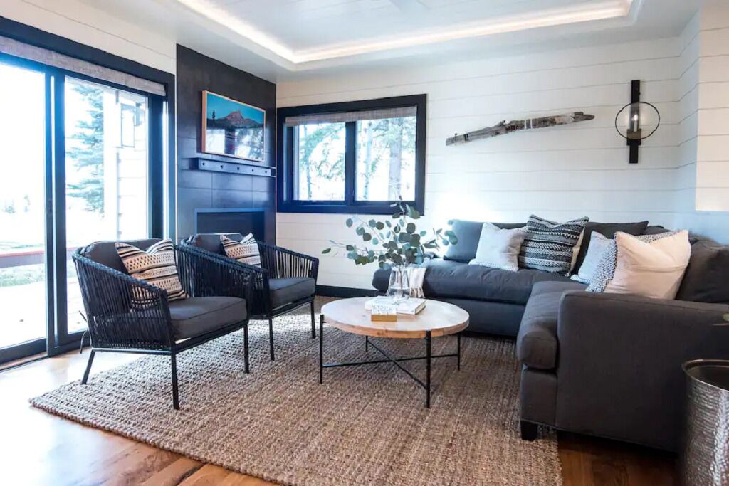 Photo of Livingroom in Elkhorn Village