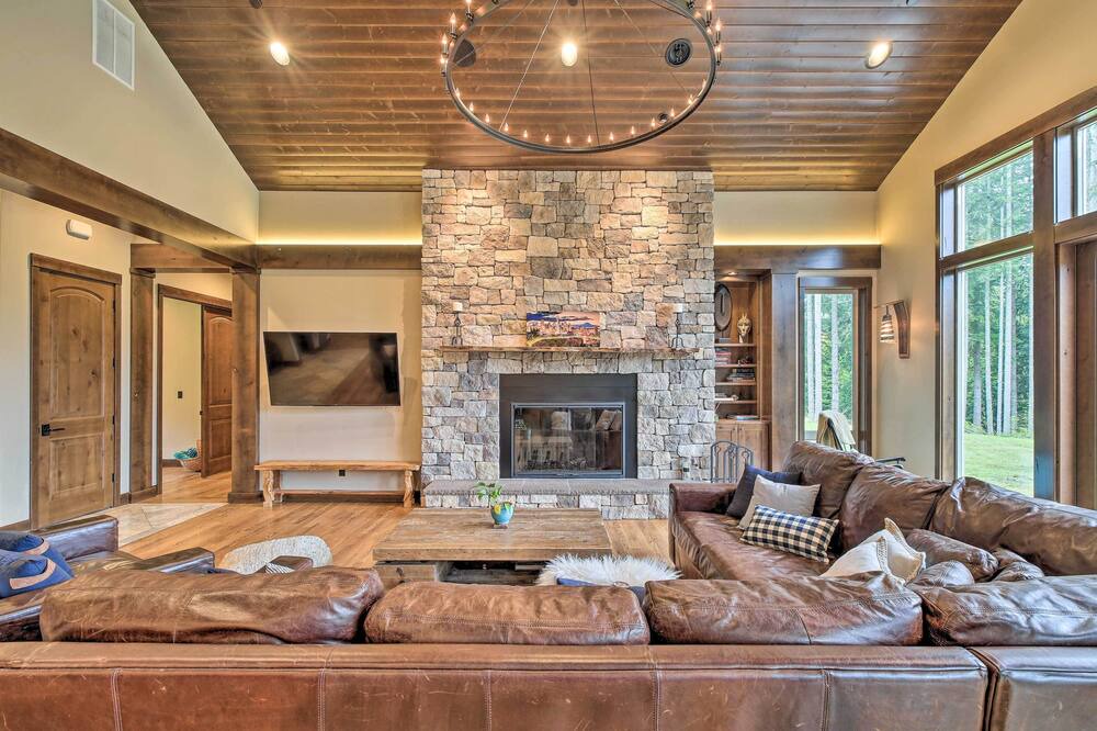 Photo of Livingroom in Fall City