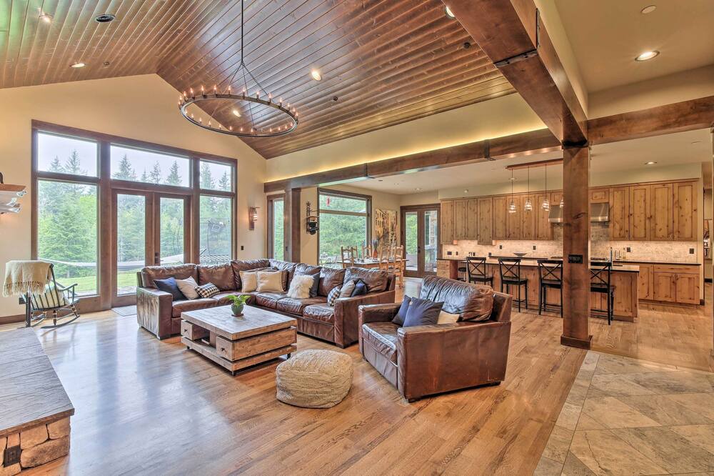 Photo of Livingroom in Fall City