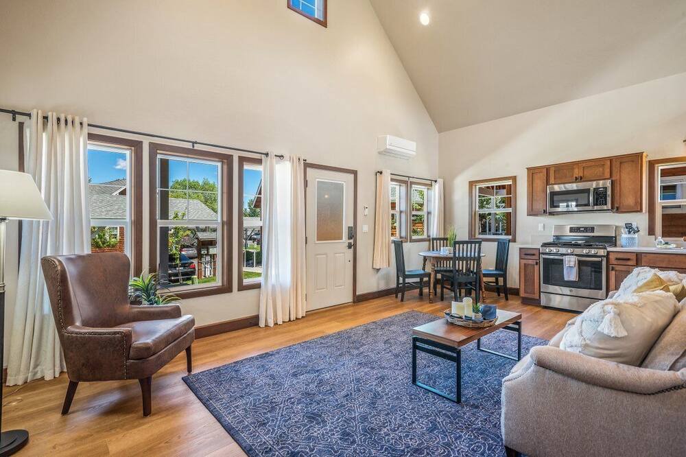 Photo of Livingroom in Dover Bay