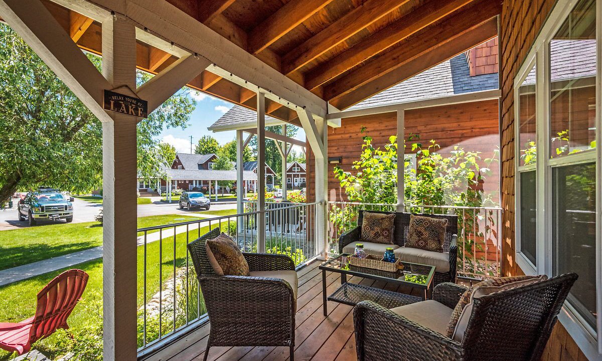 Photo of Patio Balcony in Dover Bay