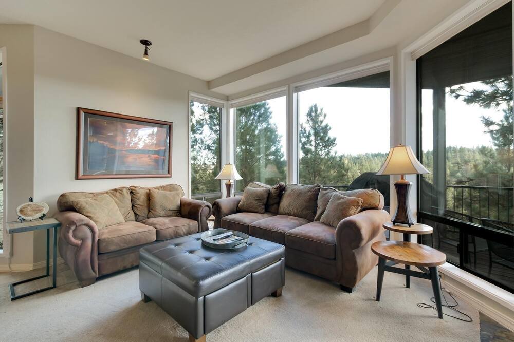 Photo of Livingroom in Sagewood