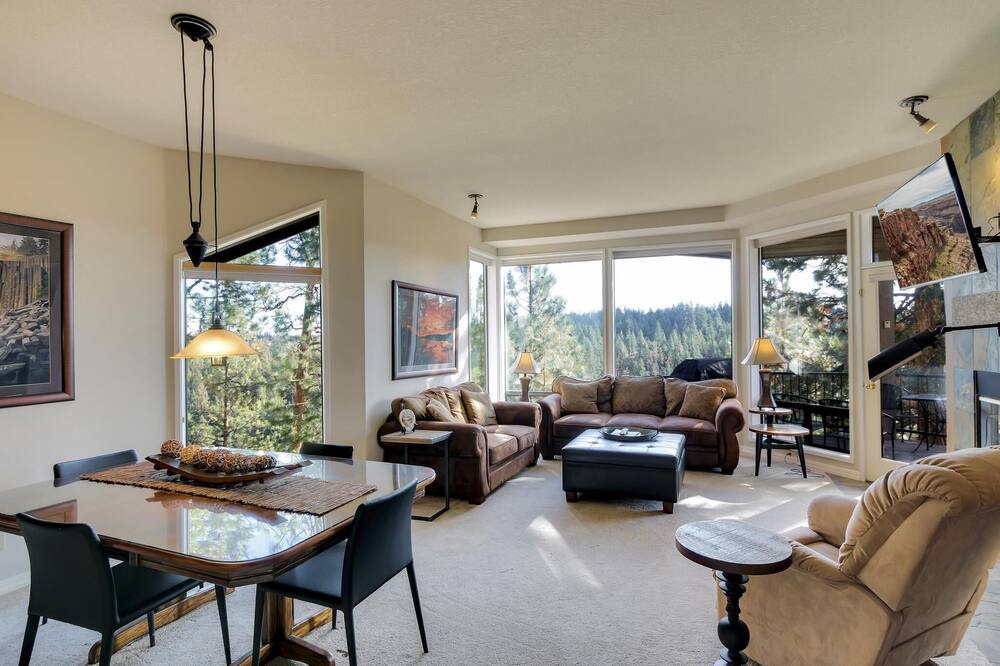 Photo of Livingroom in Sagewood