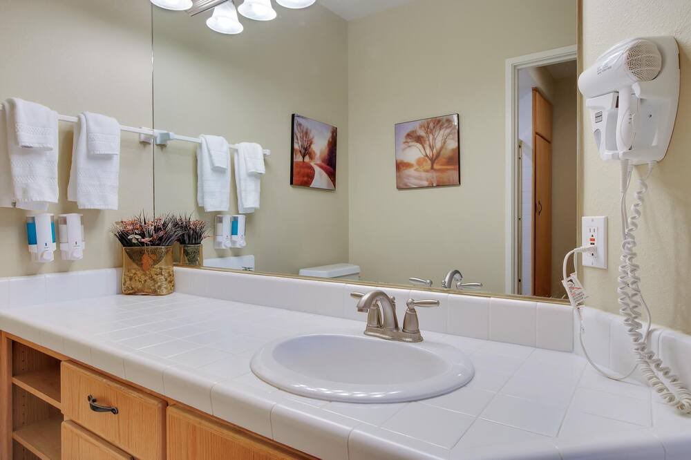 Photo of Bathroom in Sagewood