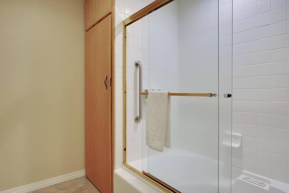 Photo of Bathroom in Sagewood