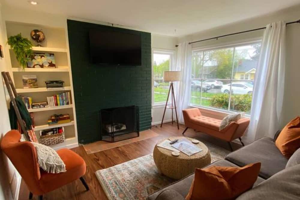 Photo of Livingroom in North End