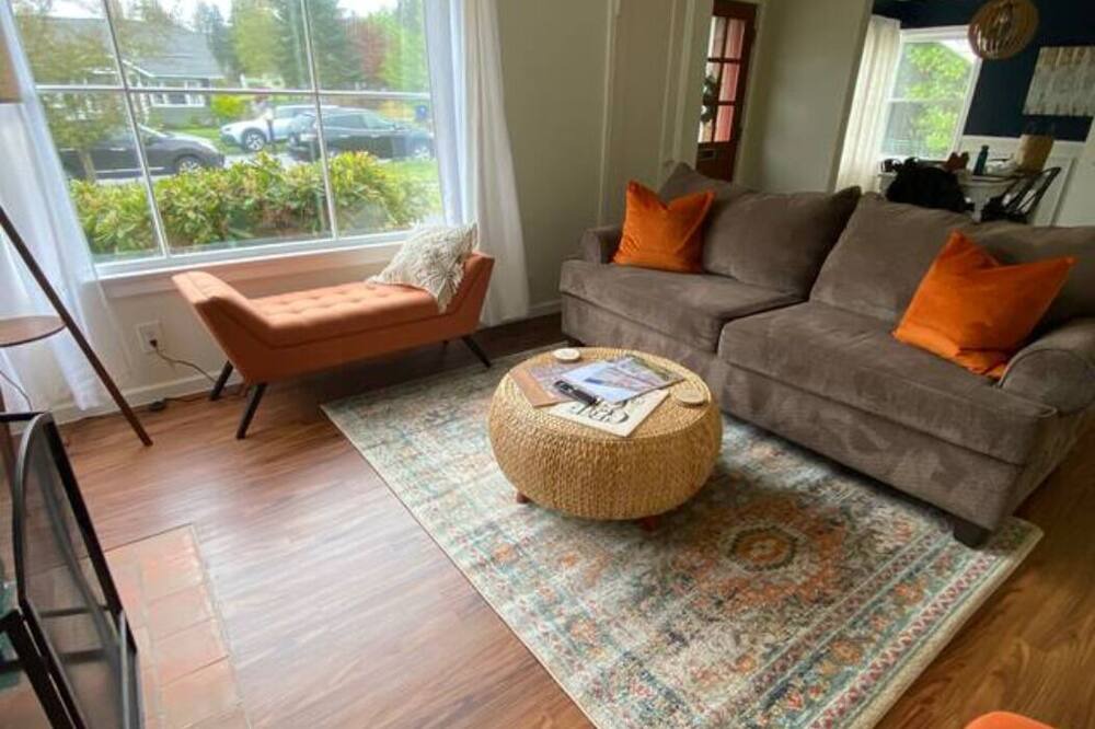 Photo of Livingroom in North End