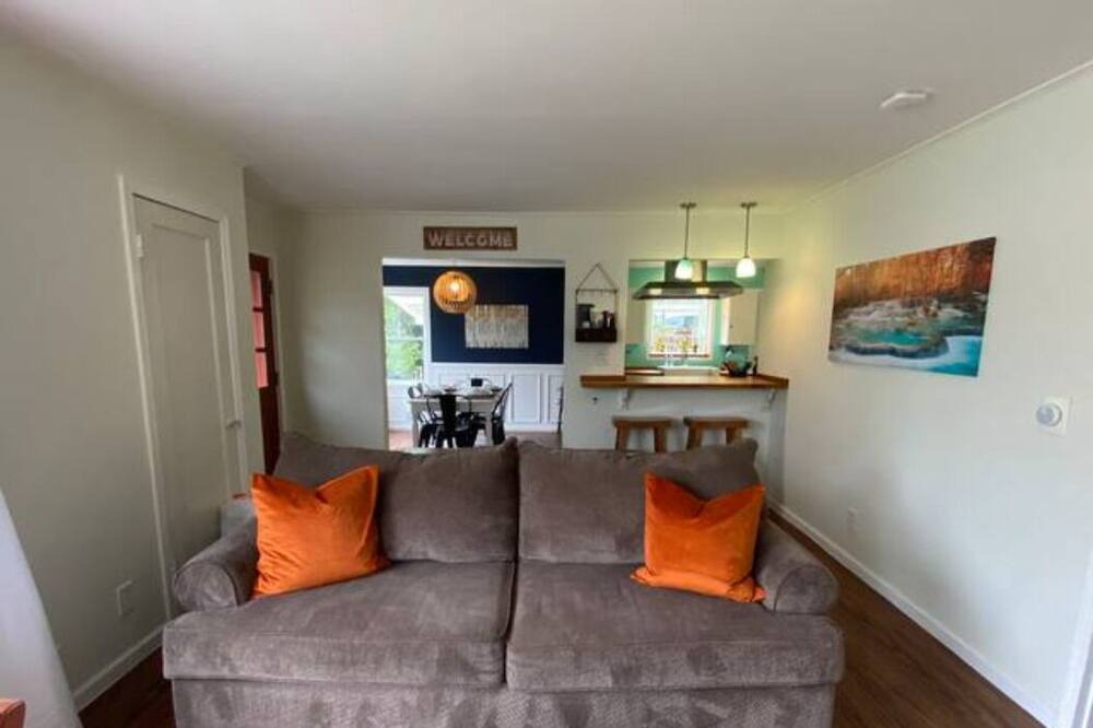 Photo of Livingroom in North End