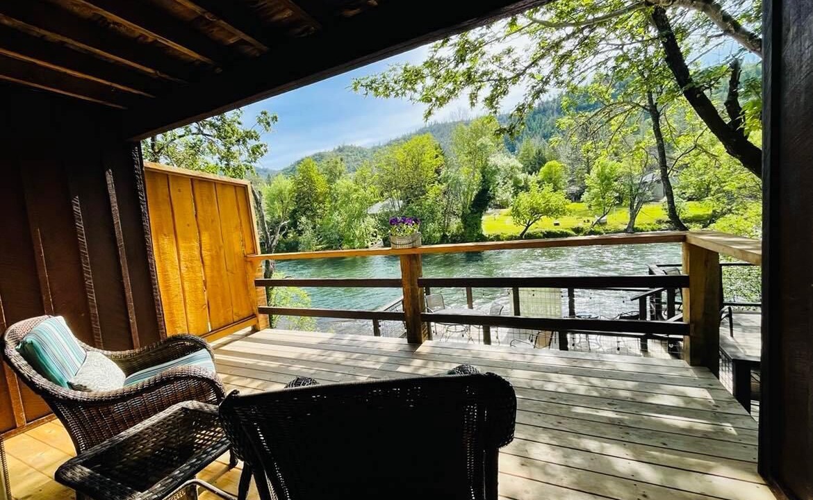 Photo of Patio Balcony in Shady Cove