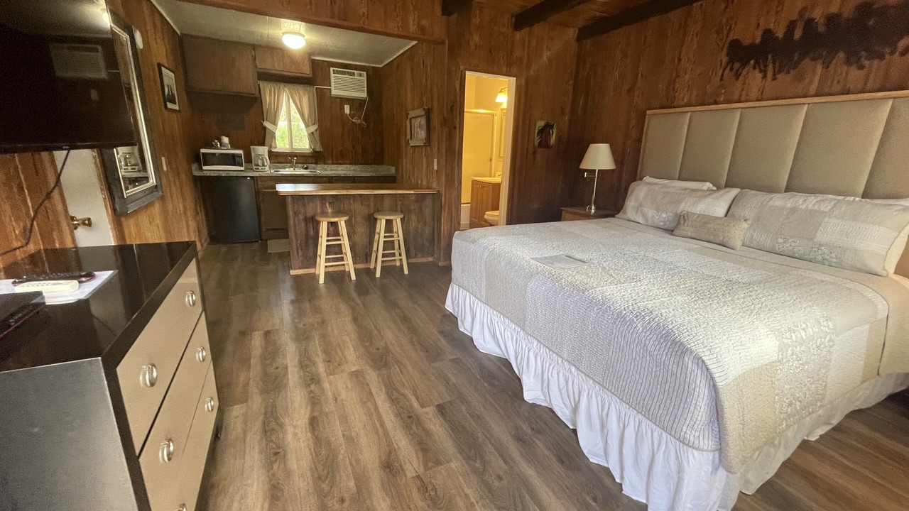 Photo of Bedroom in Shady Cove