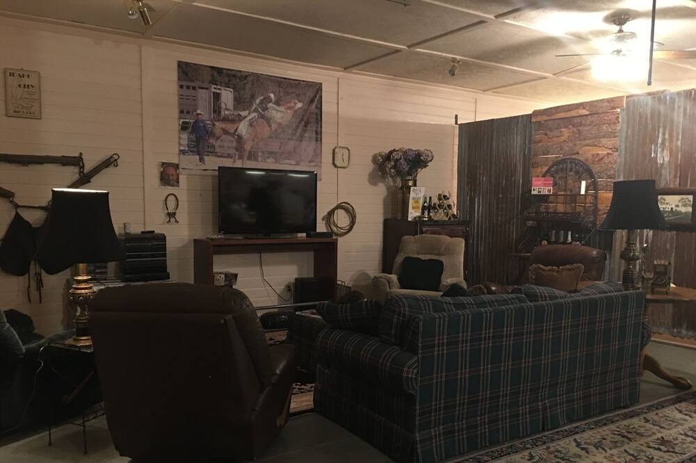 Photo of Livingroom in Idaho City
