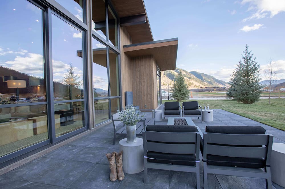 Photo of Patio Balcony in Hoback Junction