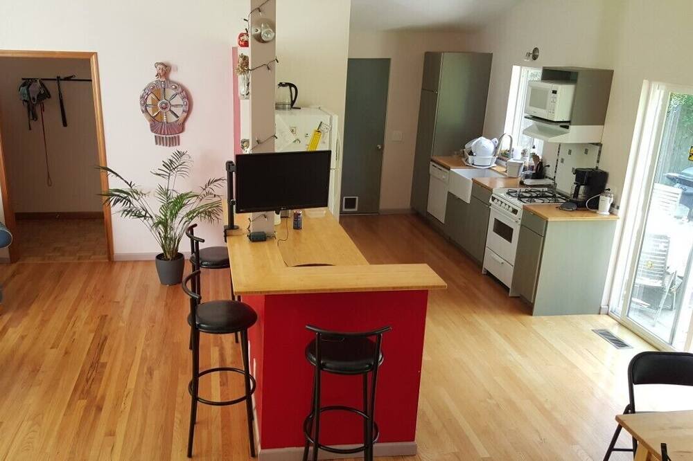 Photo of Livingroom in Lake Hills
