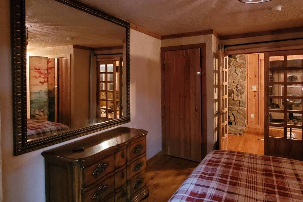 Photo of Bedroom in Sandpoint