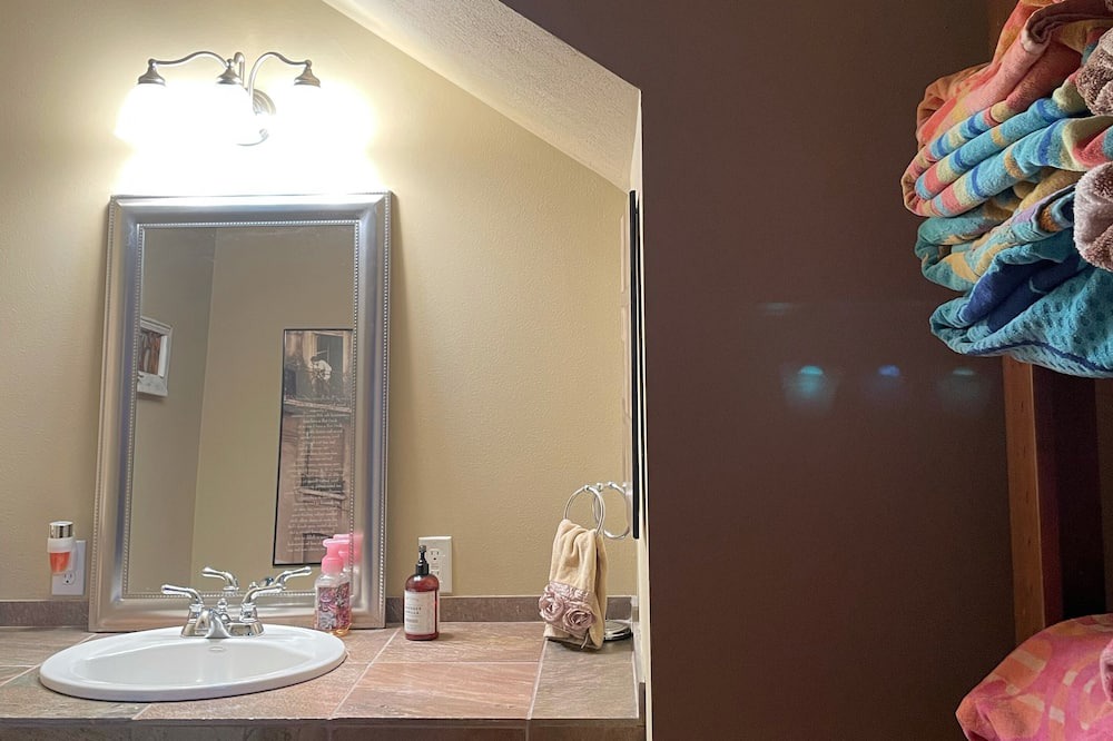 Photo of Bathroom in Valley