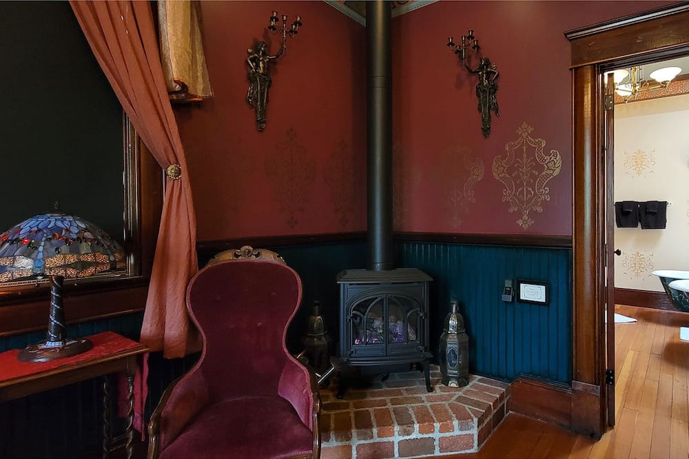 Photo of Livingroom in Historic Railroad District