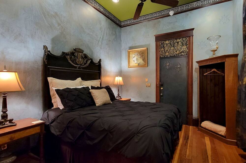 Photo of Bedroom in Historic Railroad District
