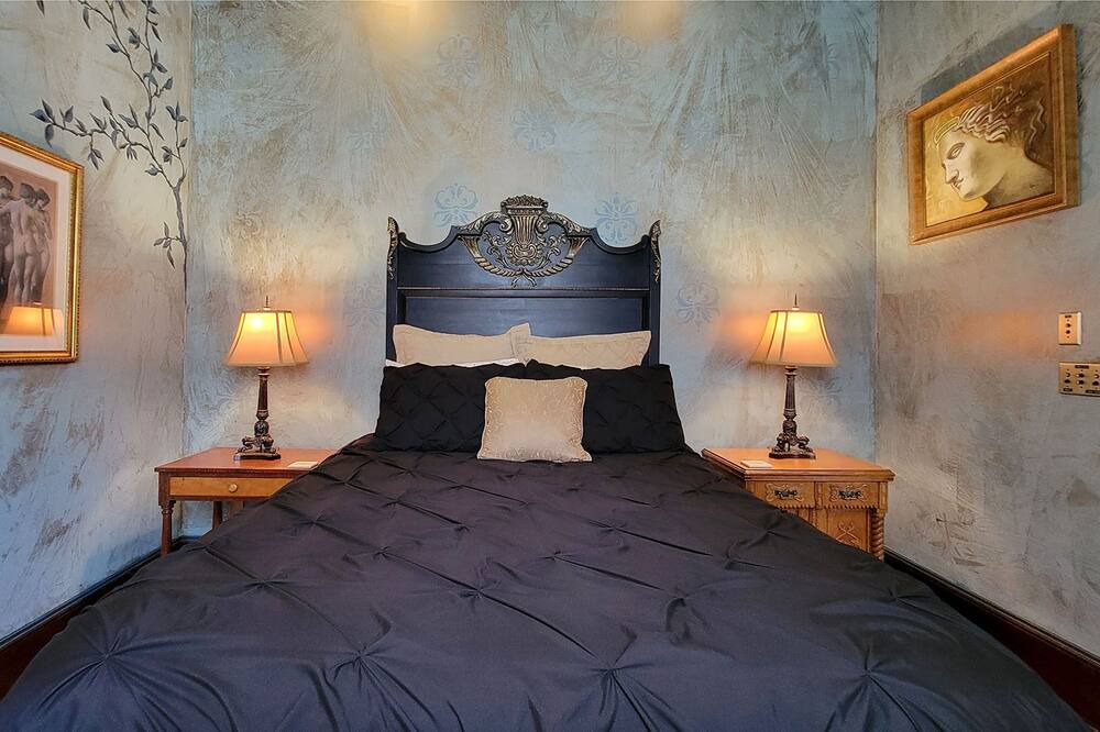 Photo of Bedroom in Historic Railroad District