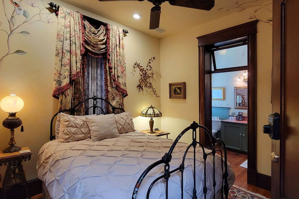 Photo of Bedroom in Historic Railroad District