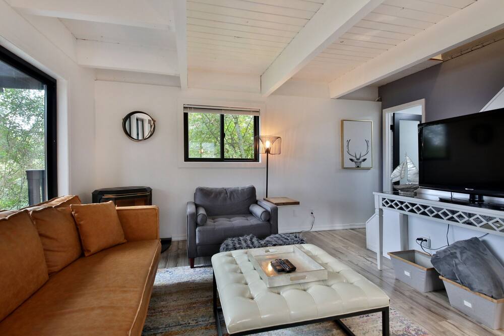 Photo of Livingroom in Clinton