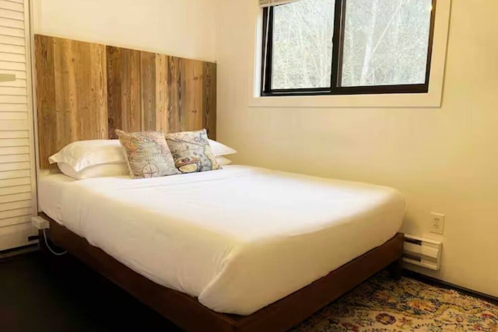 Photo of Bedroom in Clinton