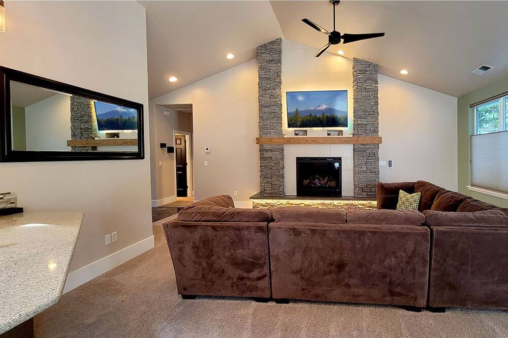 Photo of Livingroom in Medford