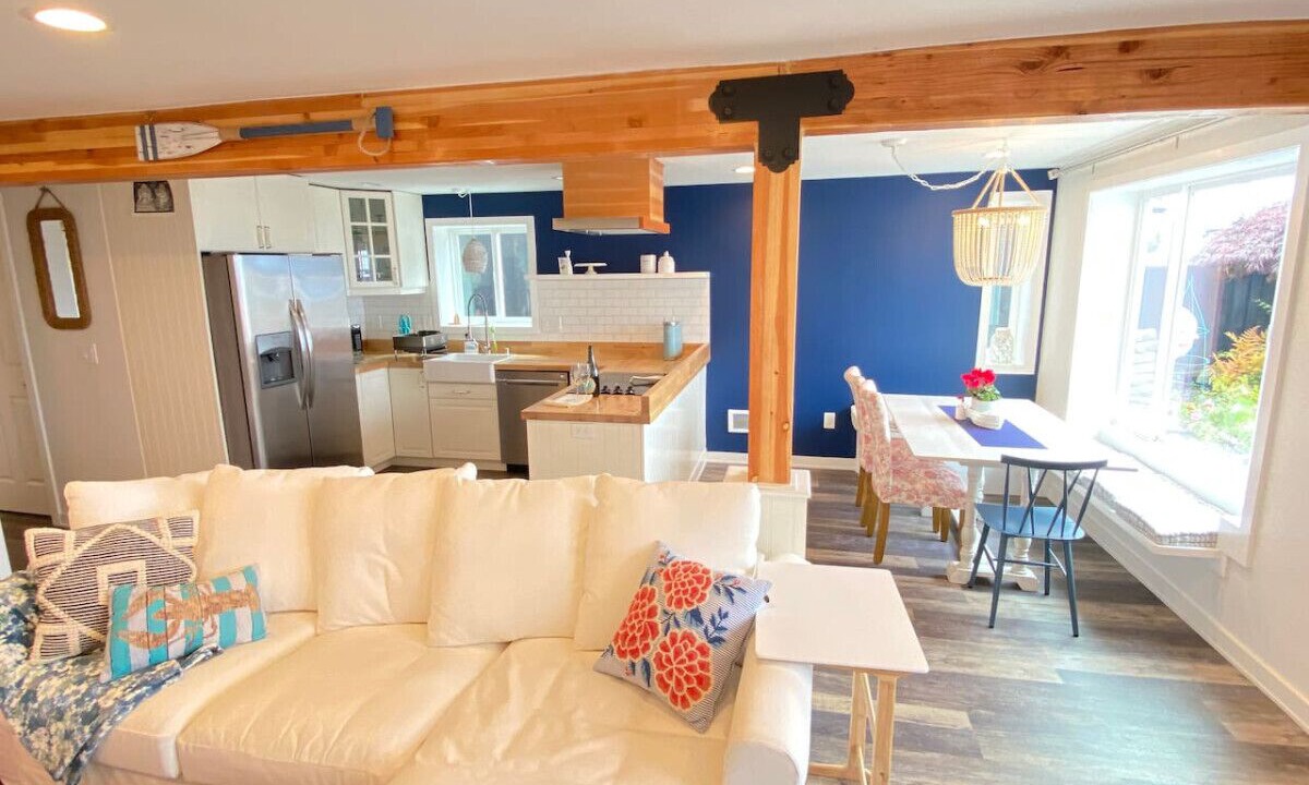 Photo of Livingroom in Alki