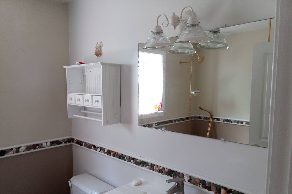 Photo of Bathroom in Point Roberts