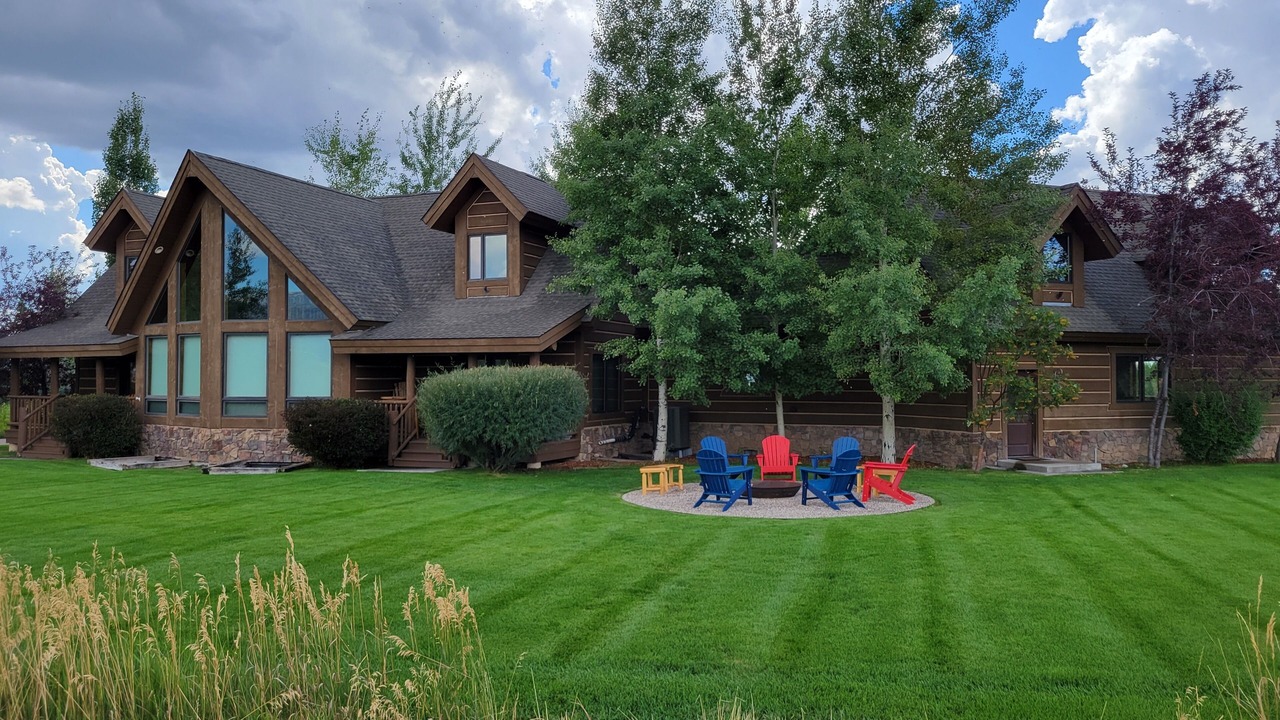 Photo of Outdoor in Leigh Creek Estates