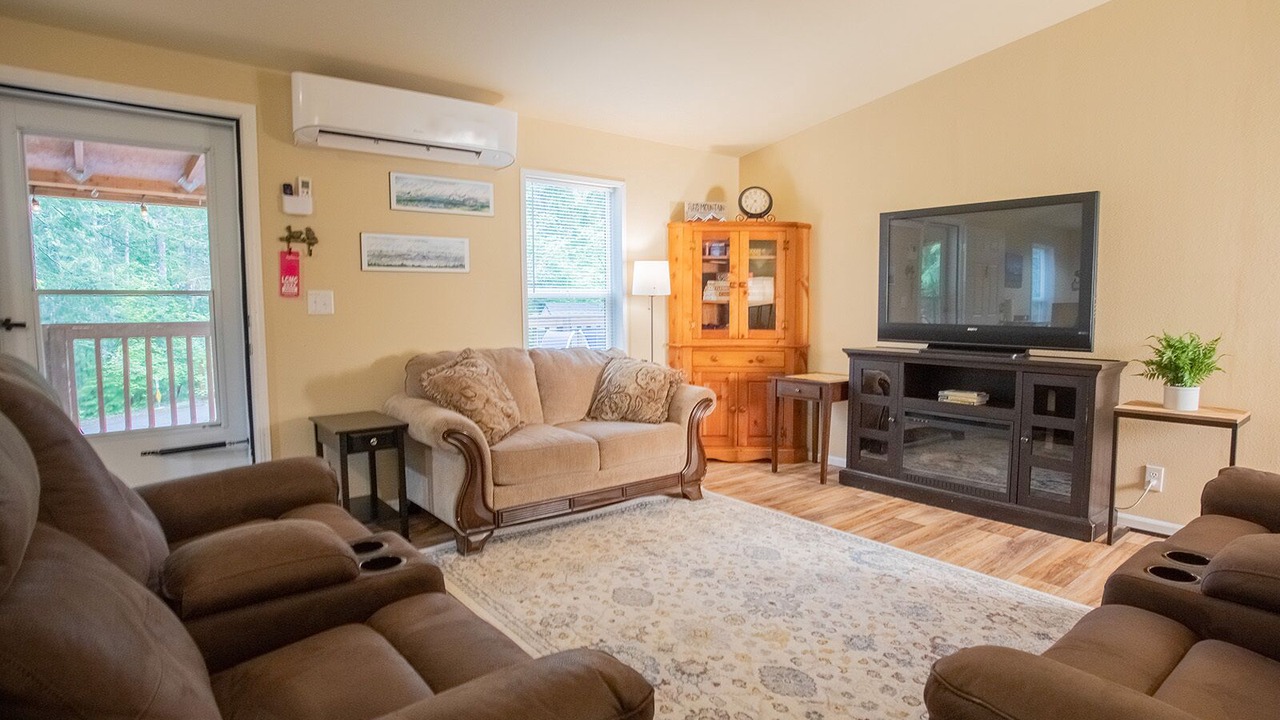 Photo of Livingroom in Hoodsport