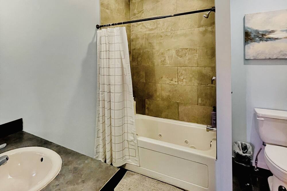 Photo of Bathroom in Manson